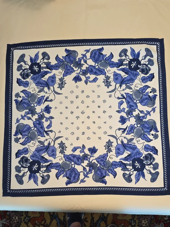 4 - 20x20 Williams Sonoma Cream and Blue Floral Napkins