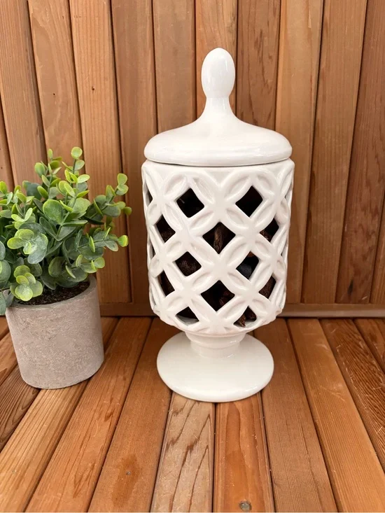 Williams Sonoma Exclusive Ceramic Lattice Ginger Jar w/Lid, White Vase Decor