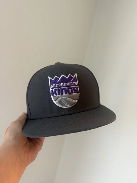 Sacramento Kings Grey Snapback Hat