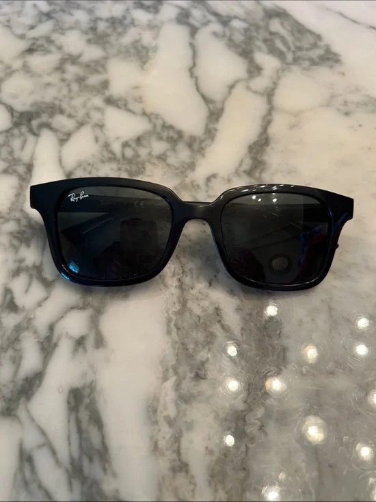 Ray-Ban Black Gloss Wayfarer Sunglasses