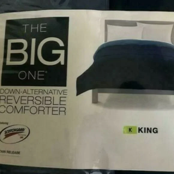 NIP BLUE DOWN ALTERNATIVE KING COMFORTER