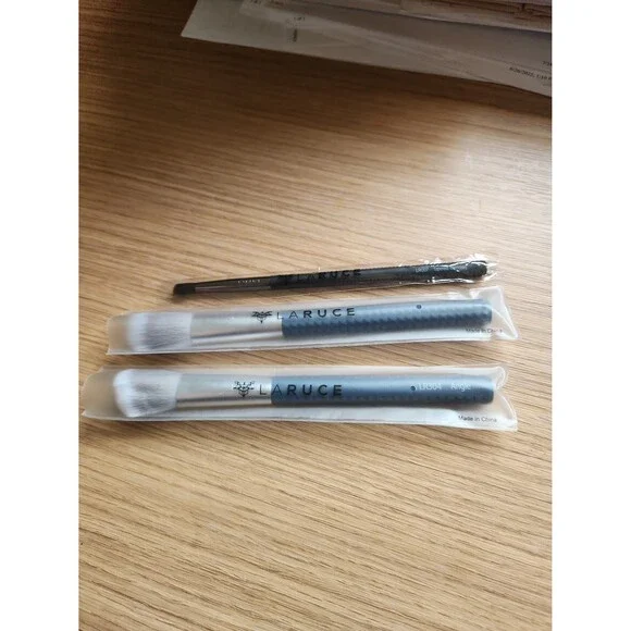 Laruce Set of 3 New Makeup Brushes