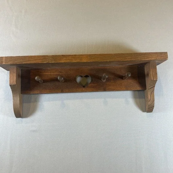 VTG Cottage Core Farmhouse Wood Heart Hanging Wall Shelf 4 Pegs 15 inches Oak