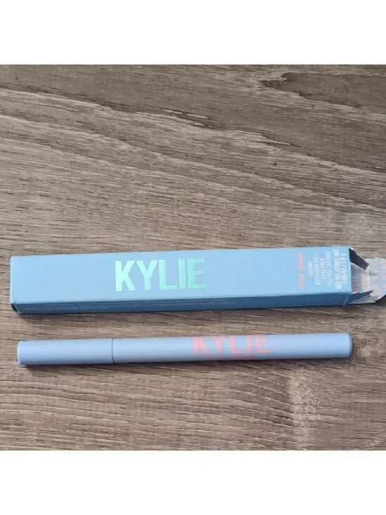 Kylie X Stassie Liquid Eyeliner Pen .05 Oz