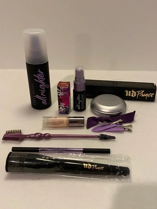 Urban Decay Limited Edition Face Brush Brush/EyeShadow Primer/Allnighter