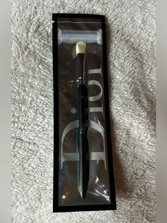 Dior backstage concealer brush No.13 NIB