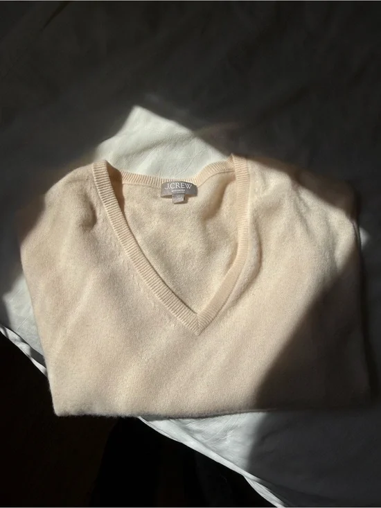 J. Crew Women's Light Cream V-Neck Cashmere Sweater