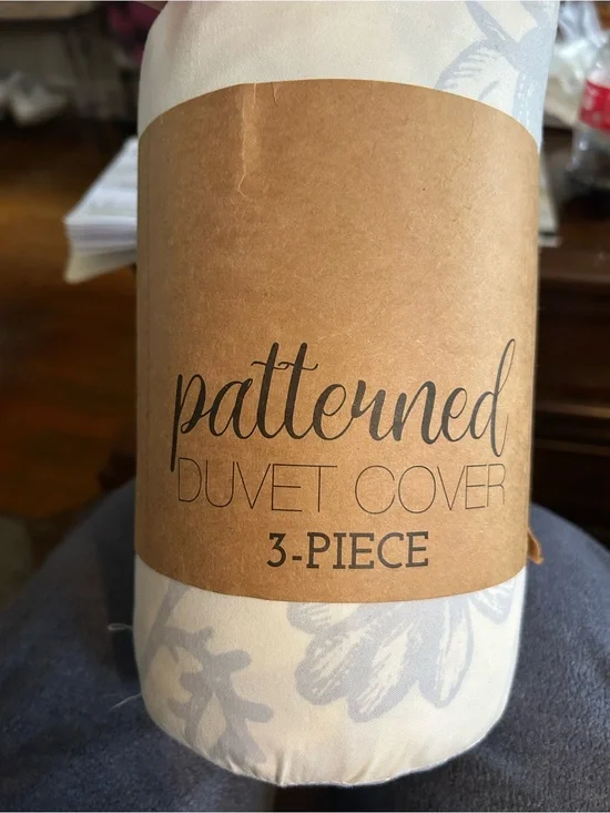Patterned Duvet Cover 3-Piece in Light Gray Floral NIB