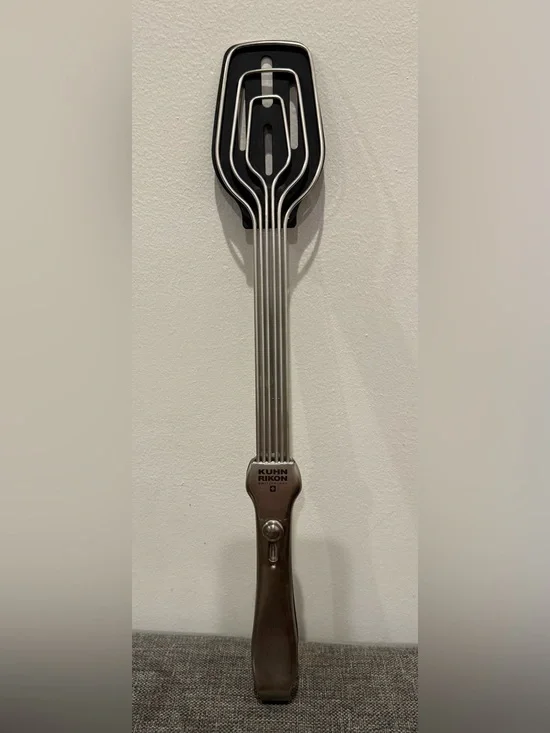 Kuhn Rikon Switzerland Stainless Steel Easy Lock Spatula Tongs