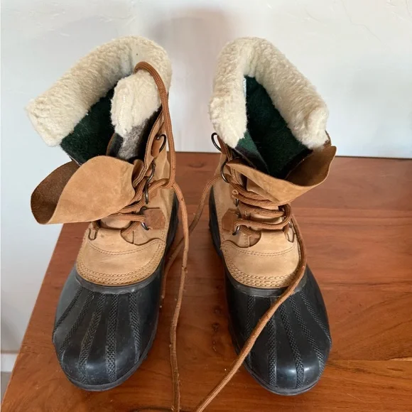 Sorel Men's Tan and Black‎ Winter Boots Caribou Sz 7