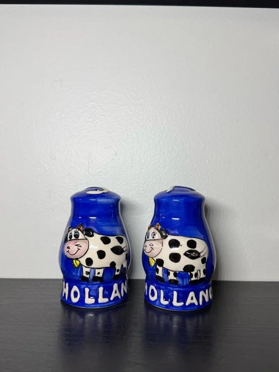 Vintage 1990s Holland Cow Salt And Pepper Hand Painted Shakers