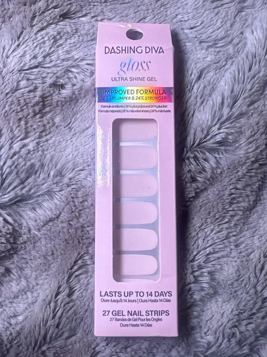 BRAND NEW ‘Dashing Diva’ light pink gel nail strips