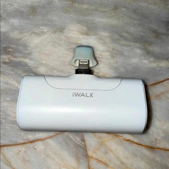 iWALK LinkMe 4 Portable Power Bank 4500mAh White Lightning Connector AZ4300L