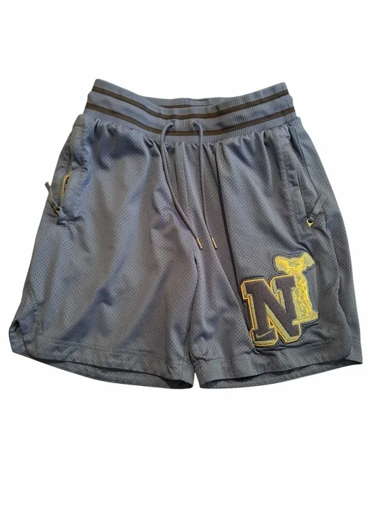 Nike embroidered men’s L blue shorts