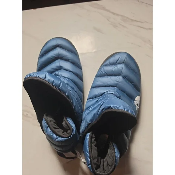 Size 7 The North Face Men's Pull-On Lined Snow Boots Blue/Black Logo