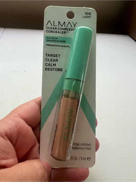 Almay Clear Complexion Concealer, Makeup for Acne-Prone Skin - 100