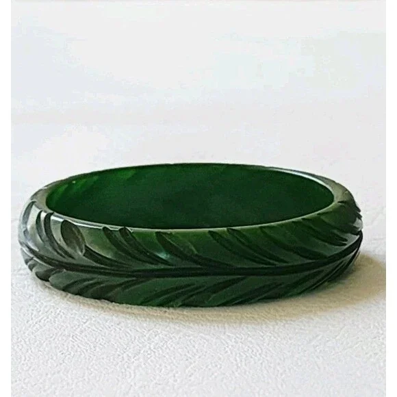 Vintage Bakelite Carved Green Bangle Bracelet 7.75