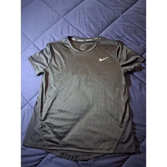 Nike Running Dri-FIT Shirt Mens Medium Black Short Sleeve Mesh Athletic Tee