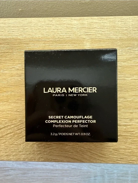 laura mercier Secret Camouflage Complexion Perfector — Black
