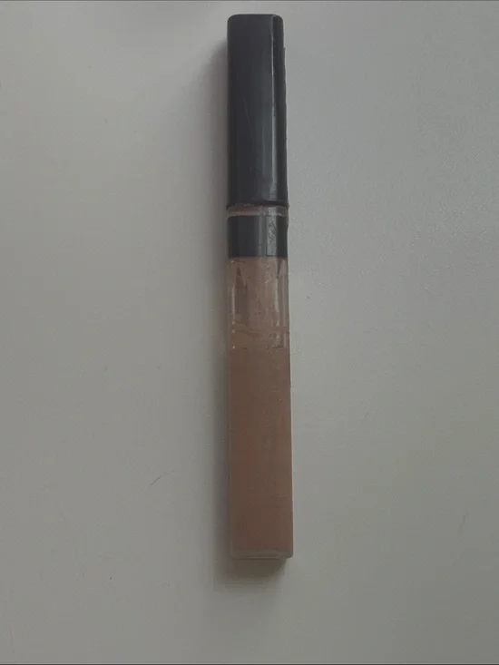 Concealer Caramel Color  Concealing Blemishes