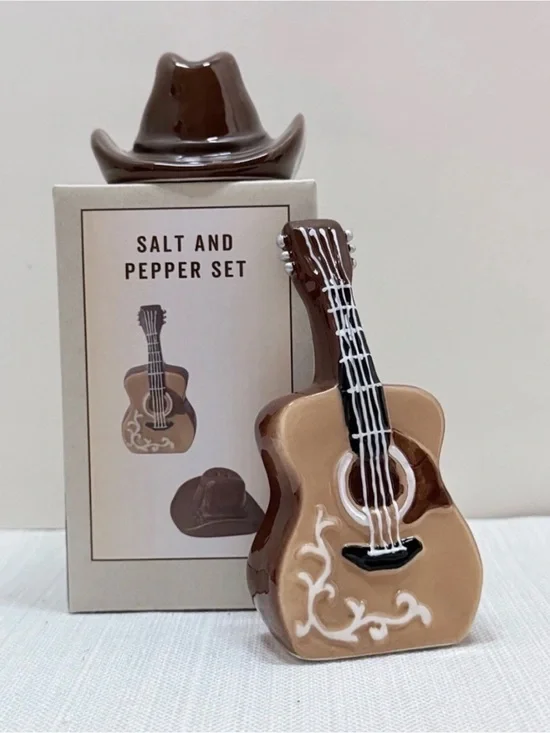Cracker Barrel Guitar & Cowboy Hat Salt/Pepper Shaker Set Country Western Decor