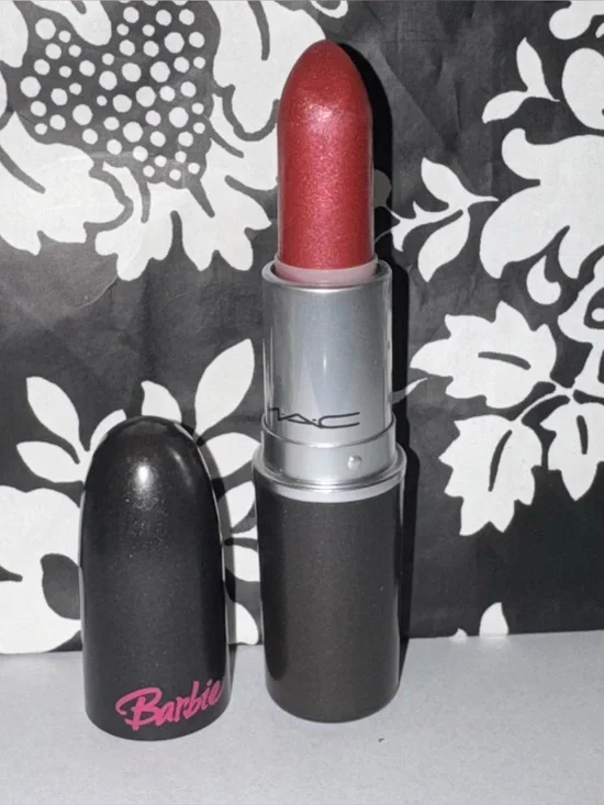 Mac Modern Ms Lipstick-Barbie collection