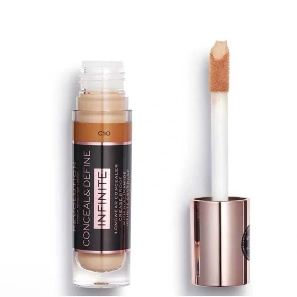 C10 | Revolution Conceal‎ & Define Infinite Longwear Concealer