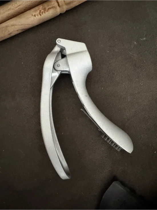 Pampered chef garlic press