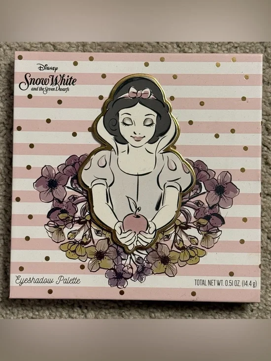 Disney's Snow White And The Seven Dwarfs - 12 Color Eyeshadow Palette - New