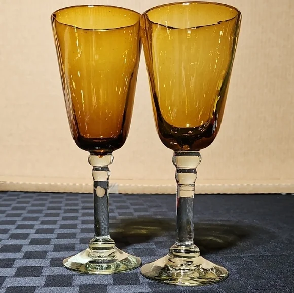 Beautiful Handblown William Sonoma Montecito Amber Wine Glasses, Set Of 2