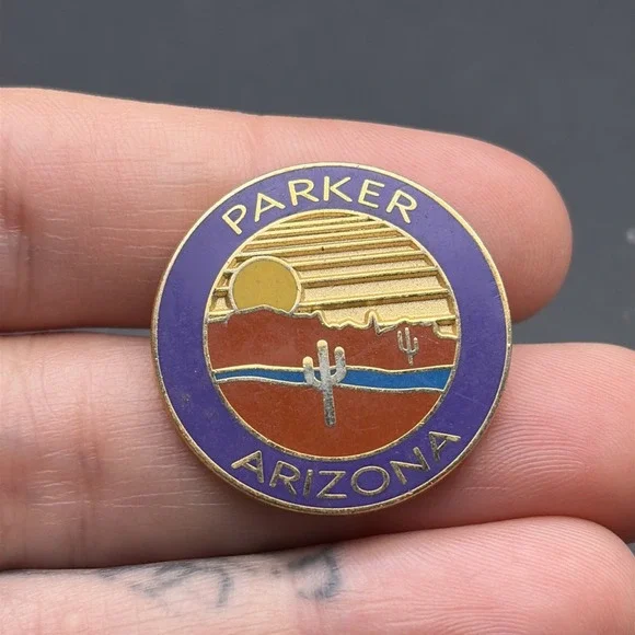 Parker Arizona Desert Scene Cactus Lapel Hat Pin‎