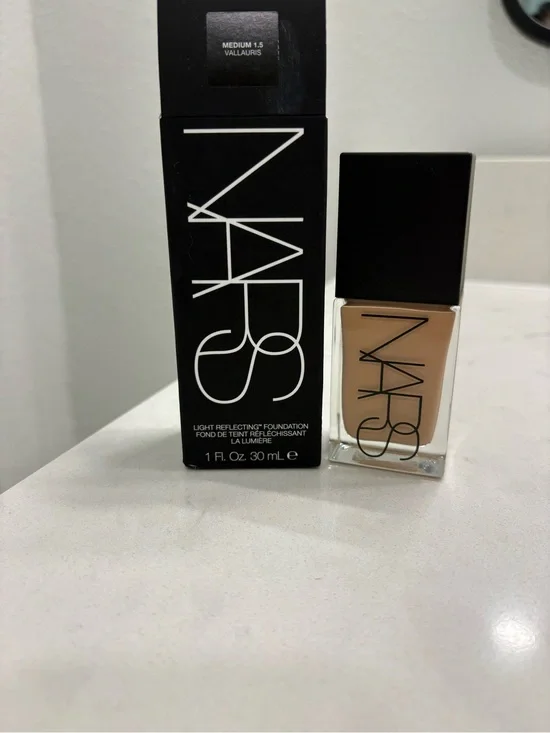 NARS Light Reflecting Foundation Medium 1.5 Vallauris - New