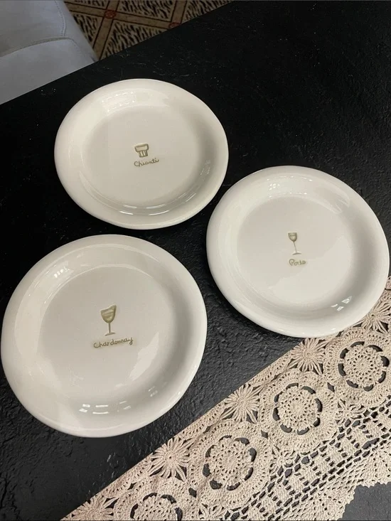 WilliamsSonomaChianti, Porto& Chardonnay White Ceramic Appetizer Plates-Set of 3