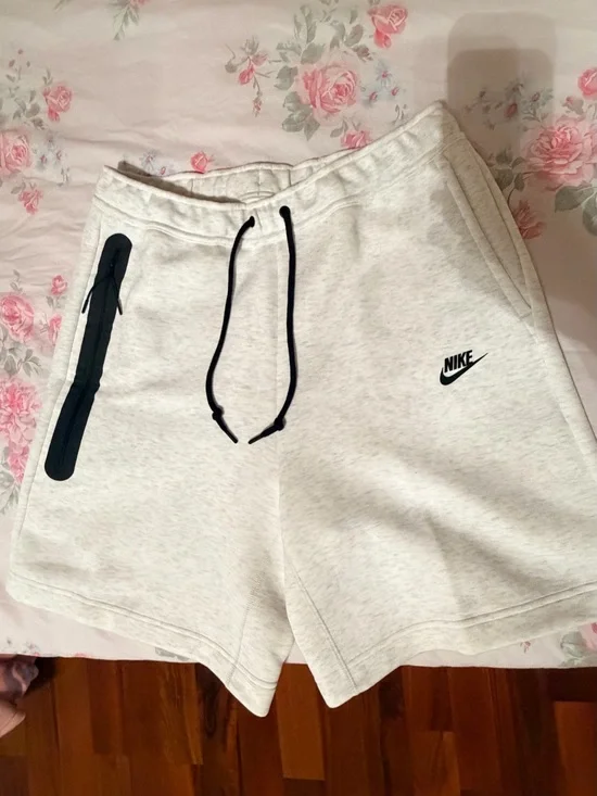 Nike Tech Men’s Light Gray Athletic Shorts with Black Details