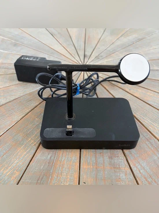 Belkin Valet Charge Dock for charging an iPhone & Apple Watch. Model F8J183