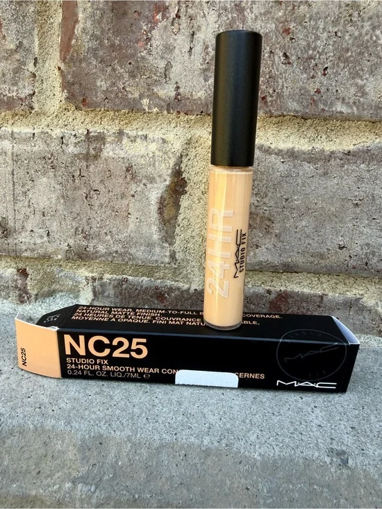 MAC Studio Fix 24HR Concealer NC25 - Beige