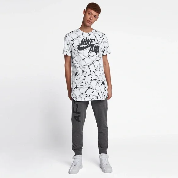 The Nike Tee air shirt men’s NWT