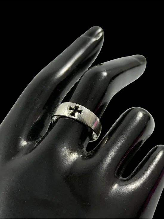 Vintage Sterling Silver 925 Cutout Cross Band Ring Size 7 Christian Jesus 7mm