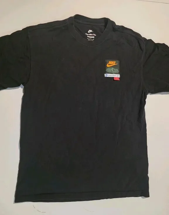 Nike Tee Black Graphic T Shirt Globe Swoosh Back Print Loose Fit Size Small