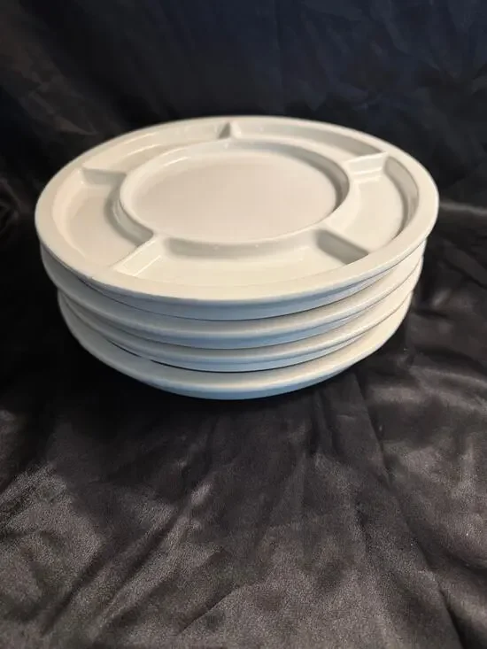 VINTAGE 90’s TRUDEAU SET OF 4 WHITE HEAVY CERAMIC DIVIDED FONDUE PLATES 10 1/2
