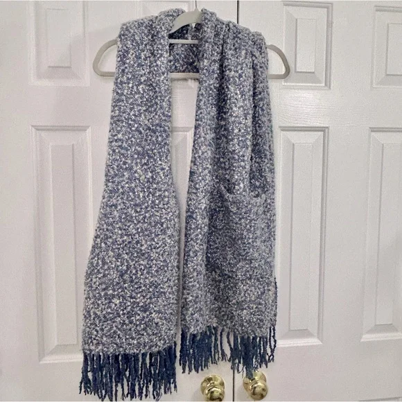 Do Everything In Love Chunky Knit Blue & White Long Line Fringe Scarf w/ Pockets