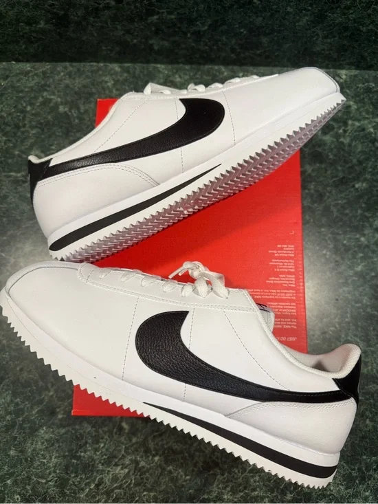 Nike Cortez White Black - Style Sneakers