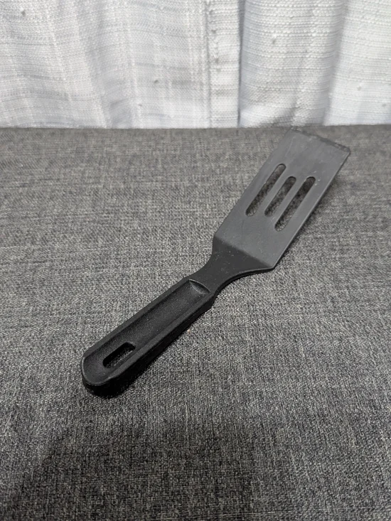 Pampered Chef Mini Plastic Serving Spatula Flipper Turner Slotted