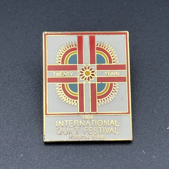 1994 International Quilt Festival 20th‎ Anniversary Houston Texas Lapel Hat Pin