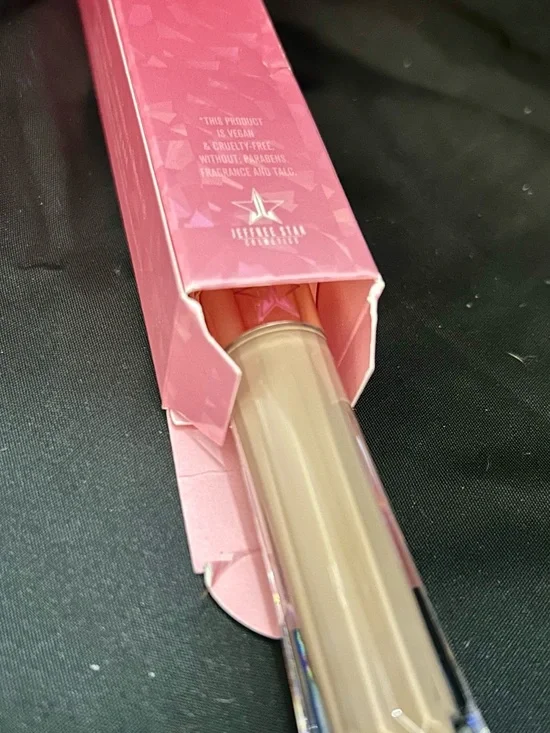 C15 —Jeffree Star Liquid Concealer - Beige