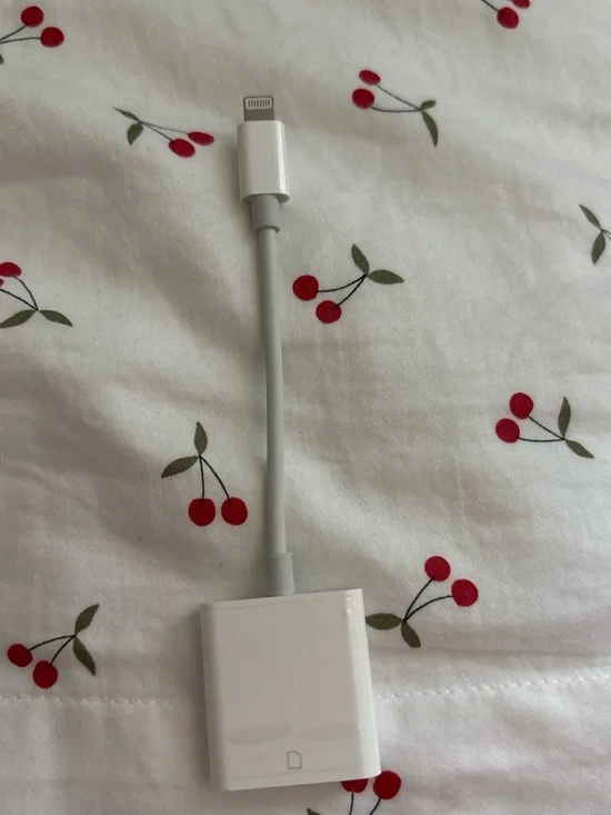 SD card reader for iPhone