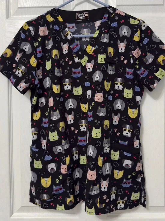 Sanibel Scrubs Black Pet Faces V-Neck Vet Scrub Top