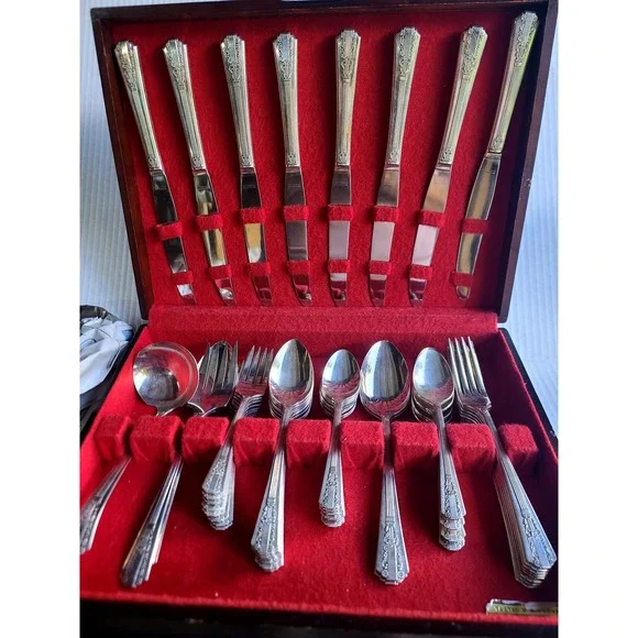 Wm. A. Rogers 1938 LIDO Silver Plated Flatware Set with Wood Chest 53 pieces