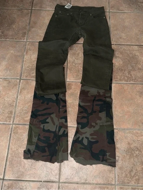 Levi’s Army Green Pants with Camo Flare stacked Panels Sz 30