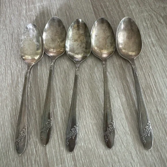 VTG 1946 Oneida Community Tudor Plate Queen Bess II Teaspoons 5 Set Silverplate
